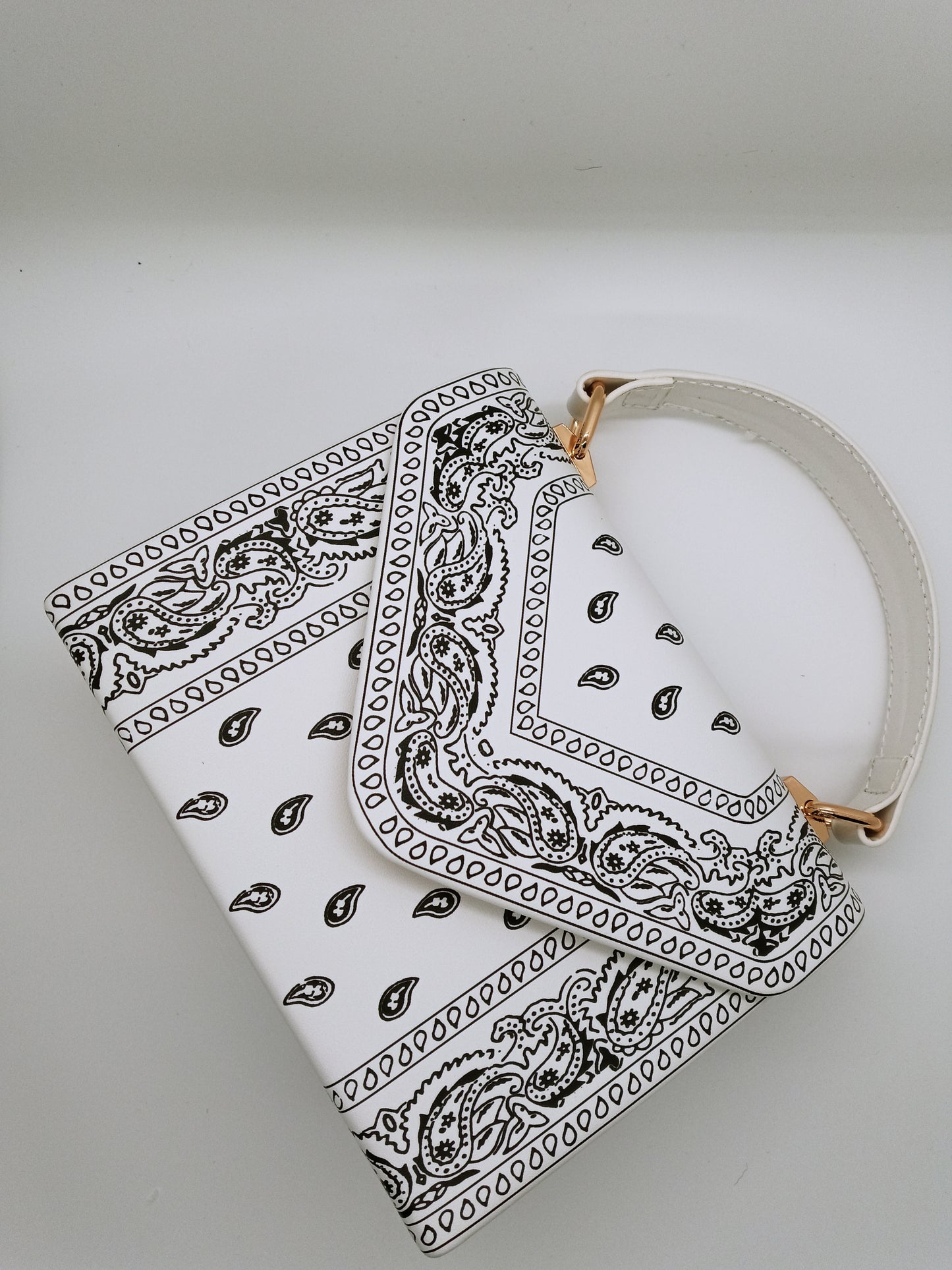 floral-style-detachable-chain-bag-white.jpg